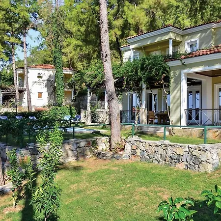 Sleeps 5 Air Con Wifi Villa *